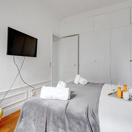 Apartman Tbs 321 - Superb With Eiffel Tower View Párizs