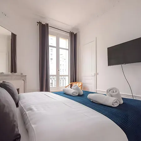 Tbs 321 - Superb With Eiffel Tower View