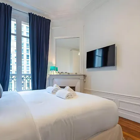 Tbs 321 - Superb With Eiffel Tower View